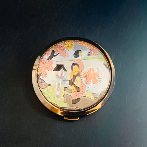 Lovely compact, engraved Japanese woman in kimono with parasol, Showa era 1950s