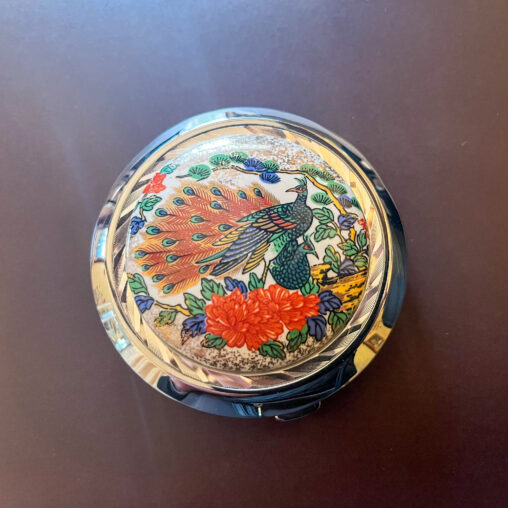 九谷焼の孔雀と牡丹が描かれた陶板コンパクト